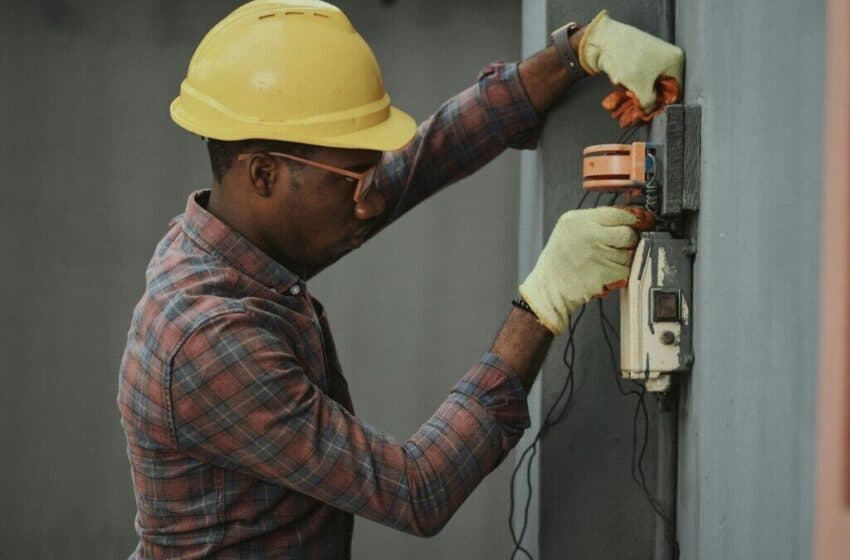  How Hiring Local Plumbers Solves Emergency Plumbing Issues